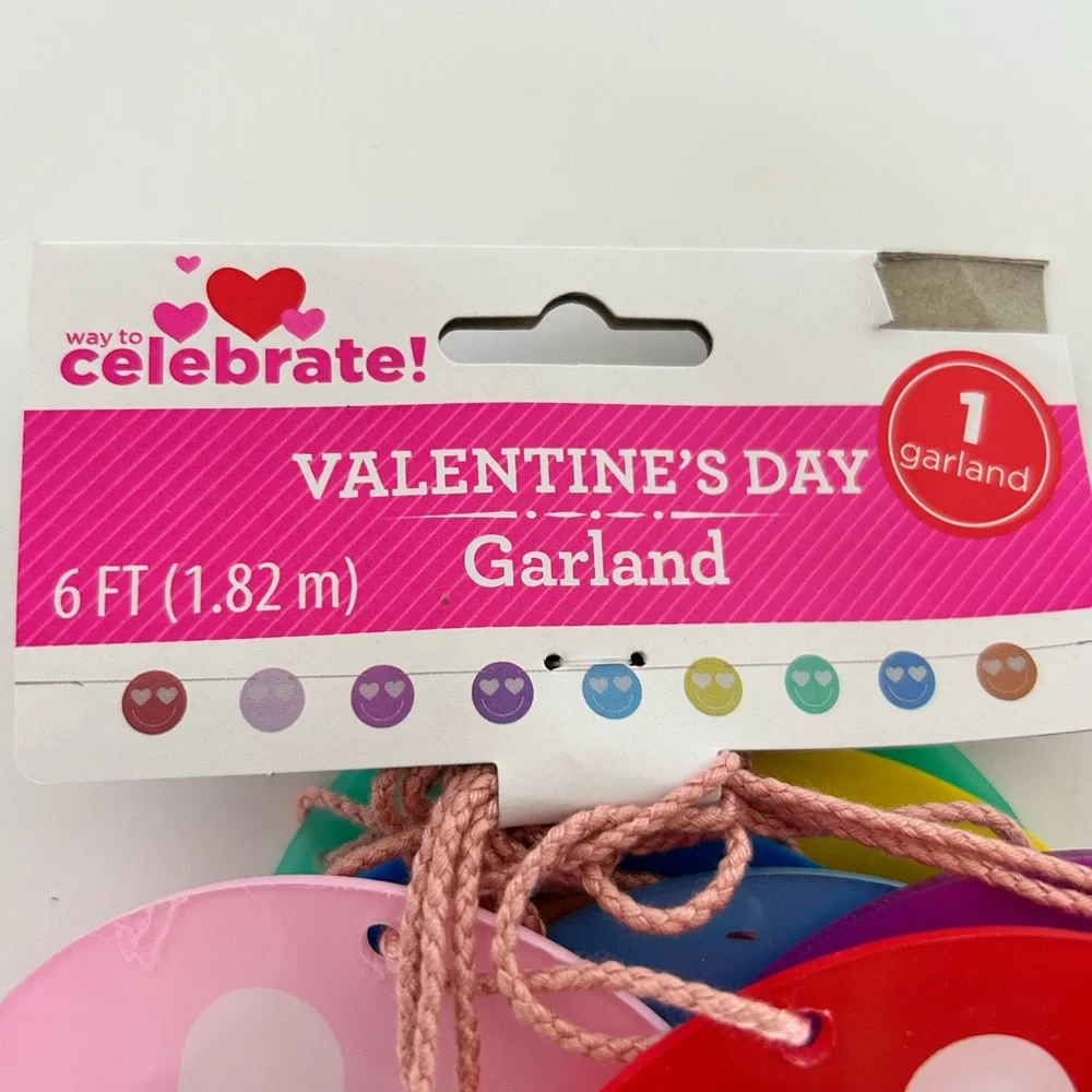 Valentine's Day Smiley Face Garland by Celebrate It NWT